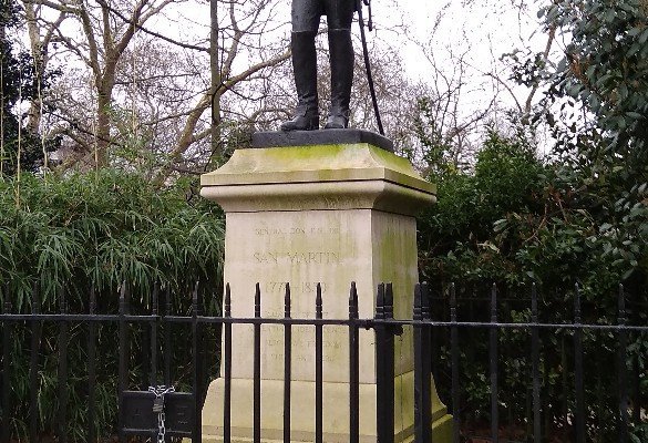 Jose de San Martin Statue