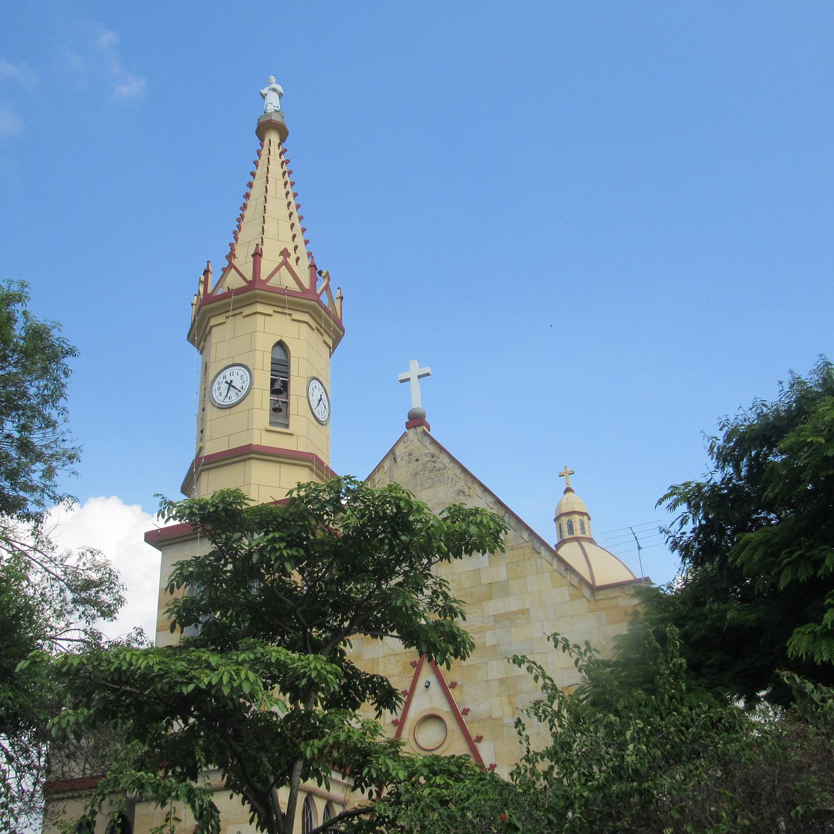 Iglesia El Claret, Pereira