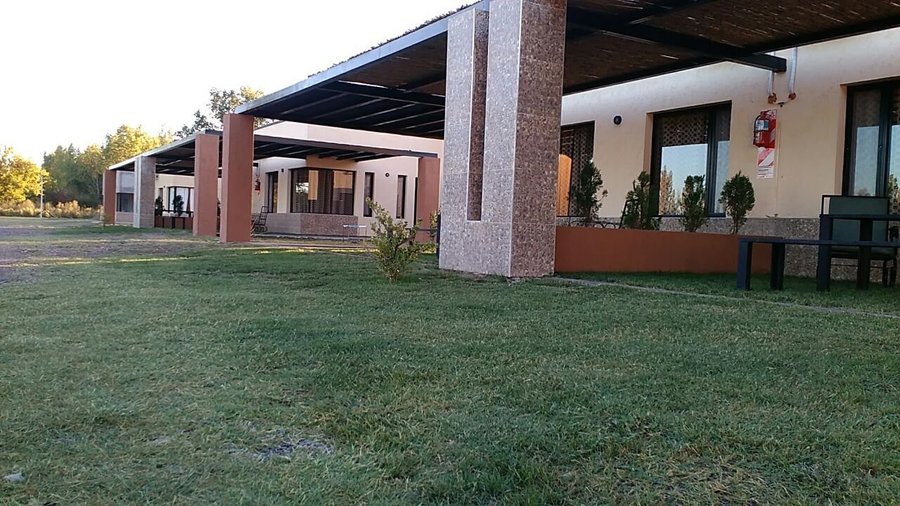Frente de los departamentos. Cada uno con sus pergolas individuales.