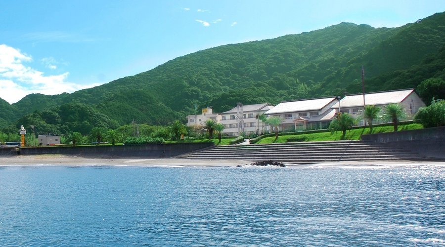 海から見た三陽荘
