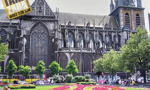 Liège - Place Cathédrale.
Tel : + 32 492 220 330 
Site : www.taxizara.be