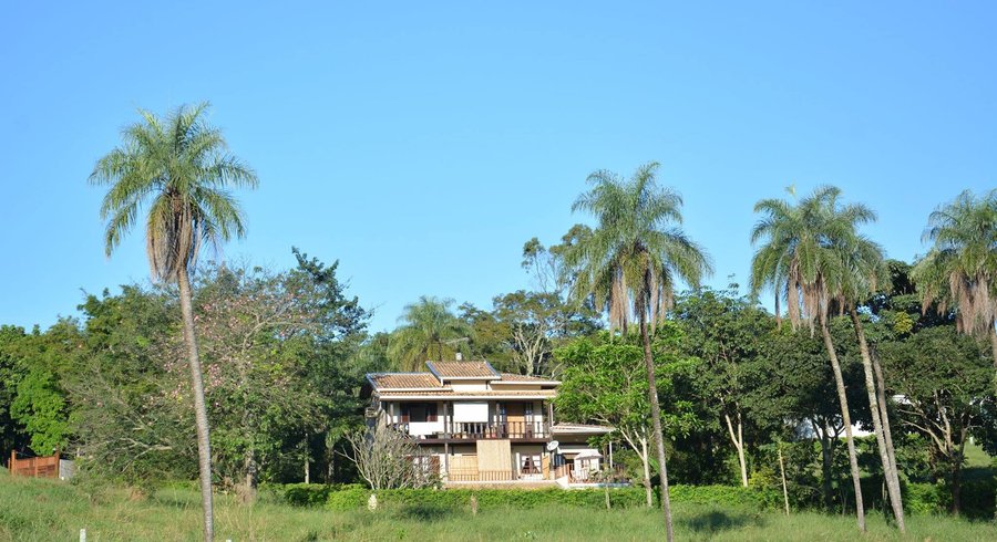 Pousada rodeada pela natureza.