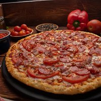 #americana ( pepperoni americano, tomate y queso mozzarella ) #antojate 🤤🍕😍📞 #Barranquilla 3560999 #SantaMarta 4365009 #Montería 7894099 #Valledupar 5885898 #cartagena 6939899 *Imagen de referencia