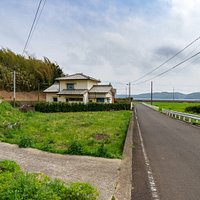 看板がない。この写真左の道を入っていく。