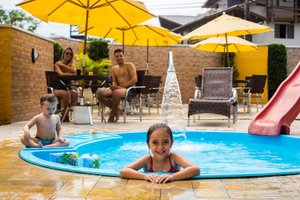 Piscina e praia