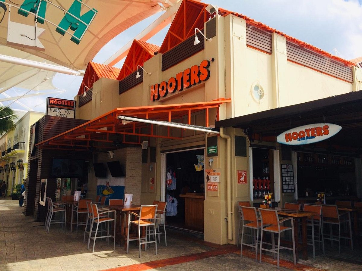 HOOTERS PLAZA LA ISLA, Cancun - Menu, Prices & Restaurant Reviews -  Tripadvisor