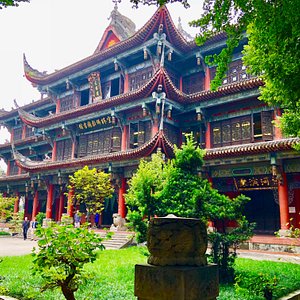 Observe the world: Chengdu Chunxi Road Shopping Paradise, Taikoo Li,  Buddhist Daci Monastery