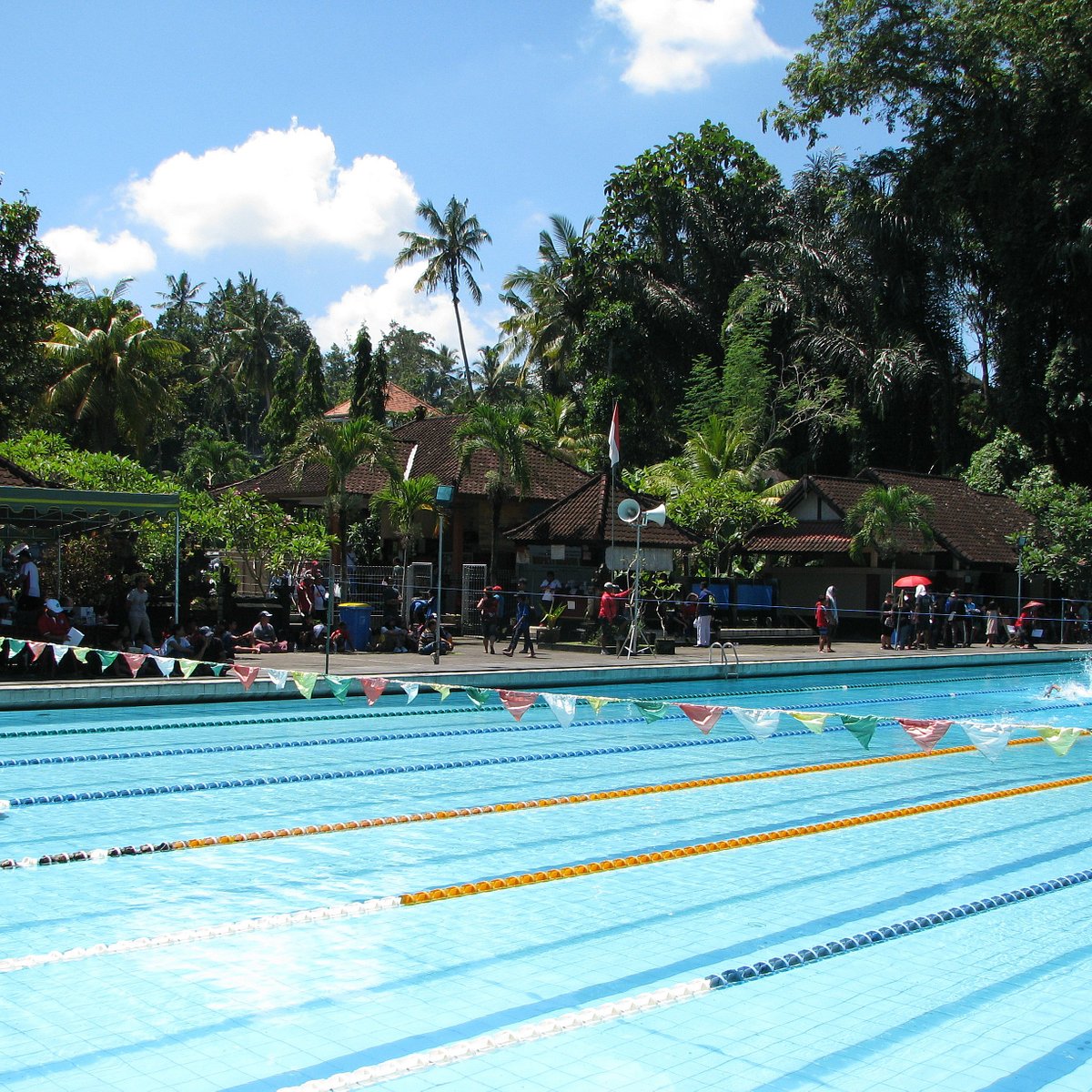 Public pool