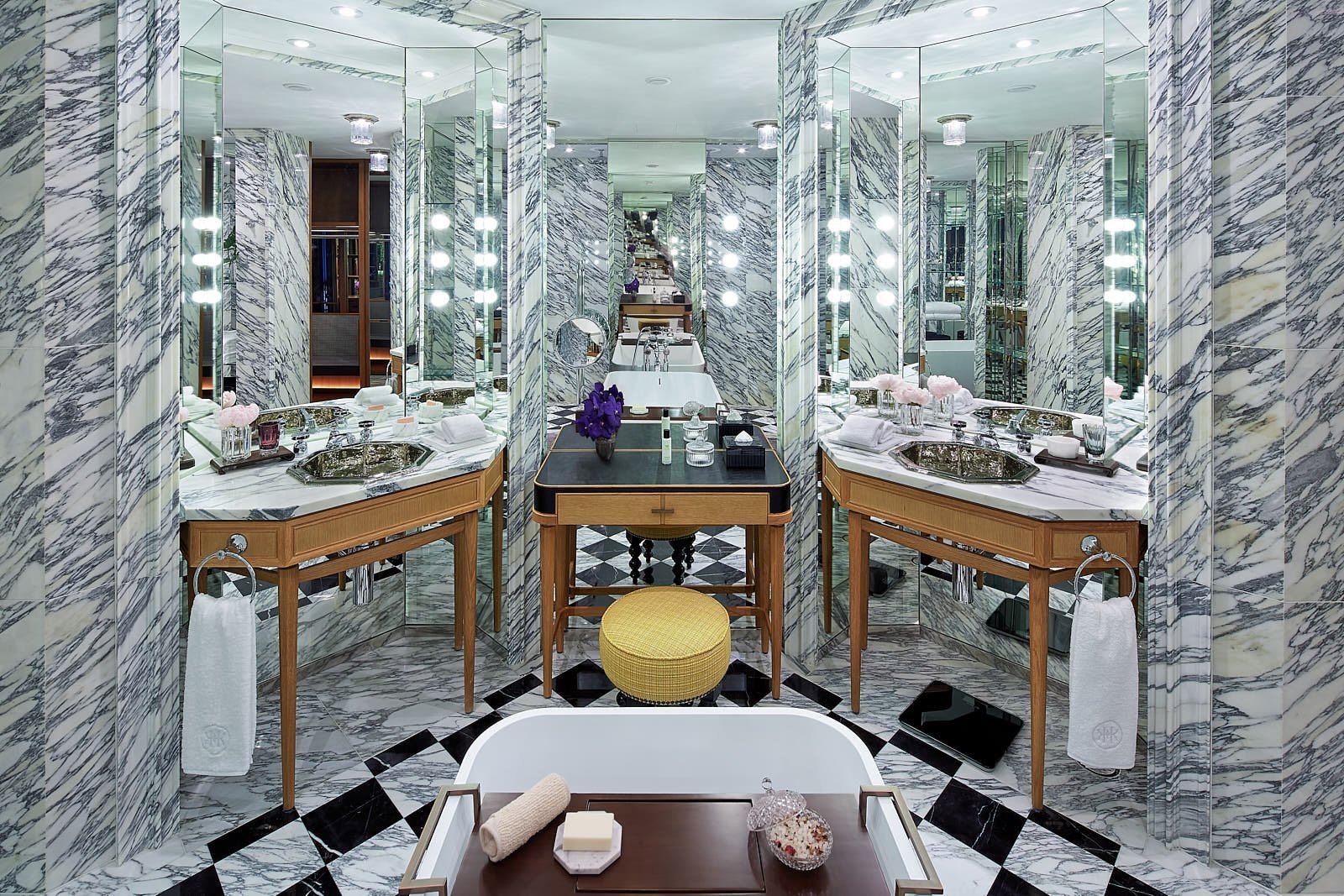 Rosewood Hong Kong by null