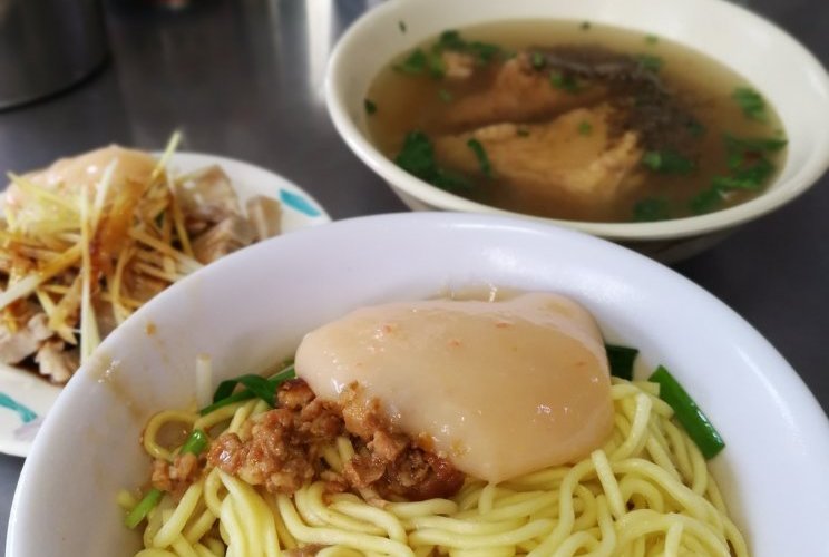 點睛的辣醬讓麵化成龍