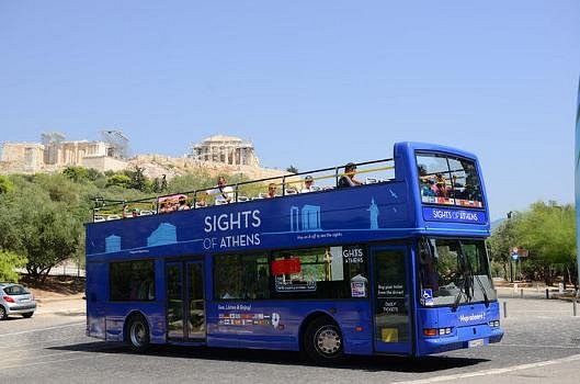 https://dynamic-media-cdn.tripadvisor.com/media/photo-o/16/8d/a8/52/autobus-turistico-atenas.jpg?w=600&h=400&s=1