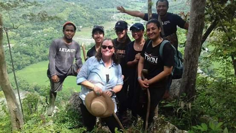 Take a picture together at top of Golo Wesa hill.