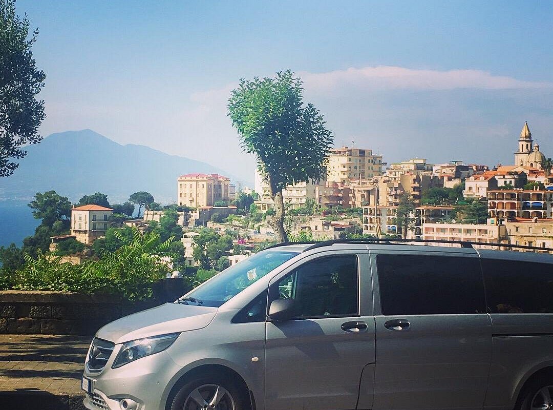 Private Car from Rome to Sorrento: Effortless and Luxurious Travel Experience