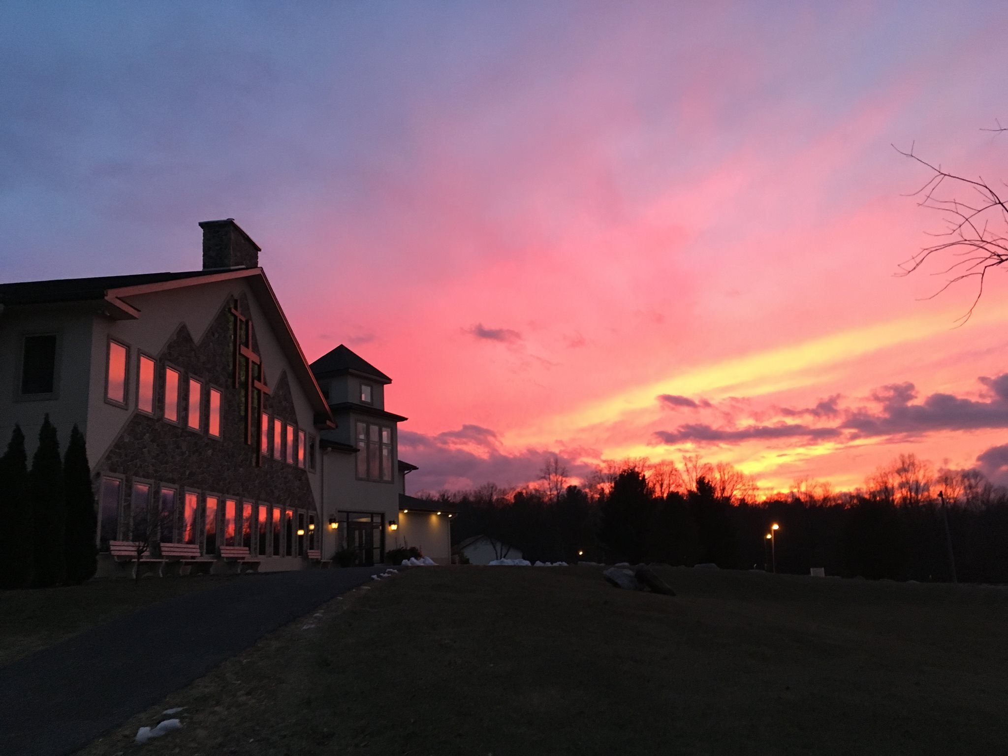 BLUE MOUNTAIN CHRISTIAN RETREAT CONFERENCE CENTER NEW RINGGOLD PA   Sunset Behind Our Main 