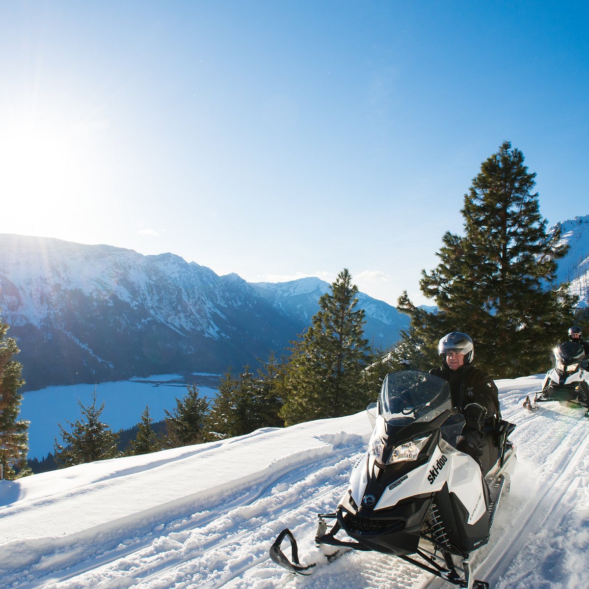 leavenworth snowmobile tours at mountain springs lodge