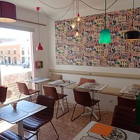 Beautiful modern decor and great location just by the church