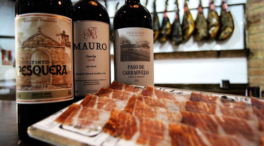 El Jamón Juan Pérez Ibérico Bellota de Jabugo te conquistara, marídalo con una selecta carta de vinos
