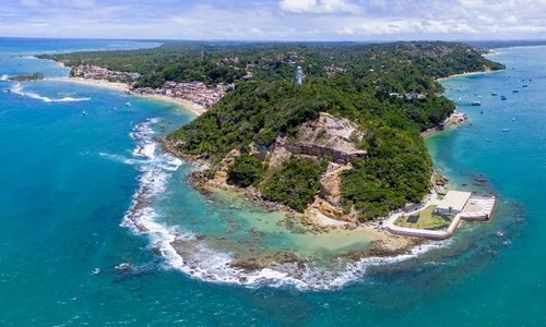 Imagem aérea da chegada a ilha - transfer de avião entre Salvador e Morro de São Paulo - Rota Tropical.