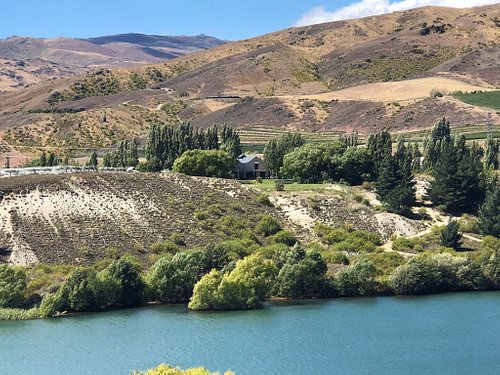 Top 10 Central Otago Wineries to Visit - International Traveller