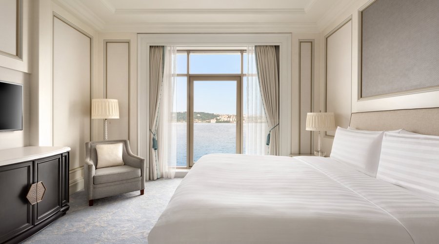 Deluxe Bosphorus Suite Bedroom