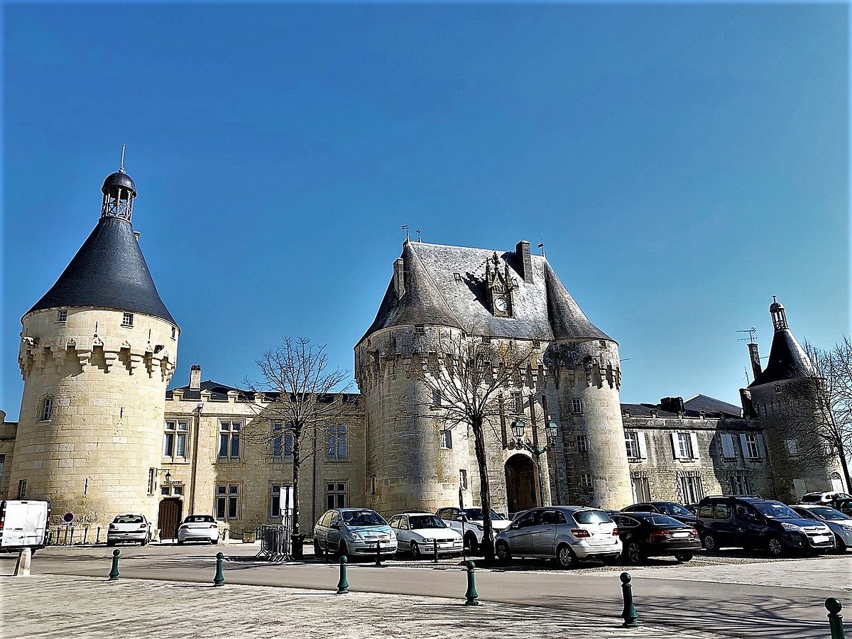 Jonzac vu du ciel en montgolfière - Jonzac Haute Saintonge Tourisme