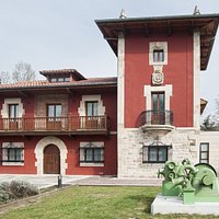 Exterior del museo. Antiguo palacio de Quintana rehabilitado con fines culturales.