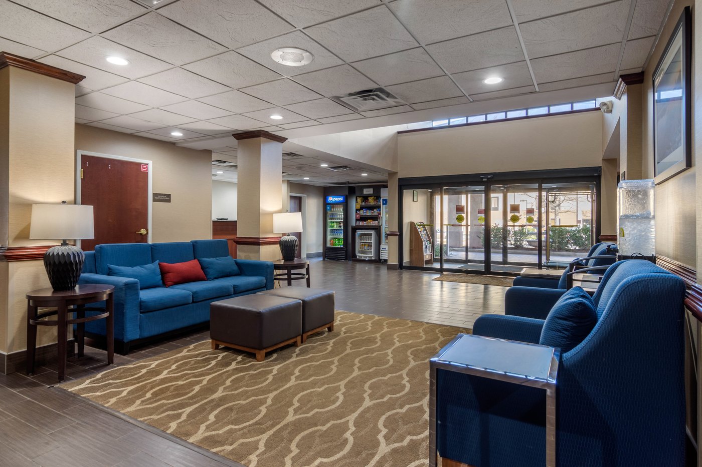 COMFORT SUITES $131 ($̶1̶5̶4̶) - Prices & Hotel Reviews - Woodstock, GA