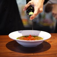 black eyed peaσ | avocado | carrot | tomato oil & vinegar