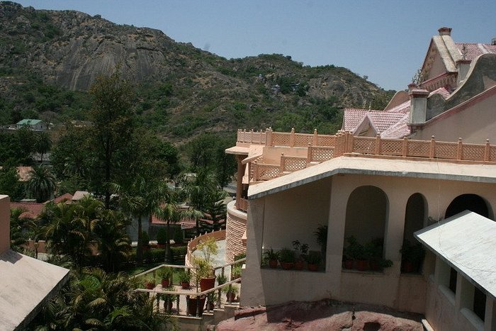 Palanpur Palace Mount Abu: Unveiling Royal Grandeur Palanpur Palace Mount Abu: Unveiling Royal Grandeur