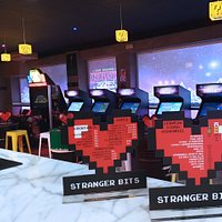 Cartas con cócteles y bebidas inspiradas en videojuegos.