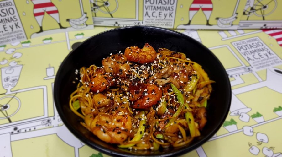 NOODLES DE POLLO DE CORRAL Y GAMBAS