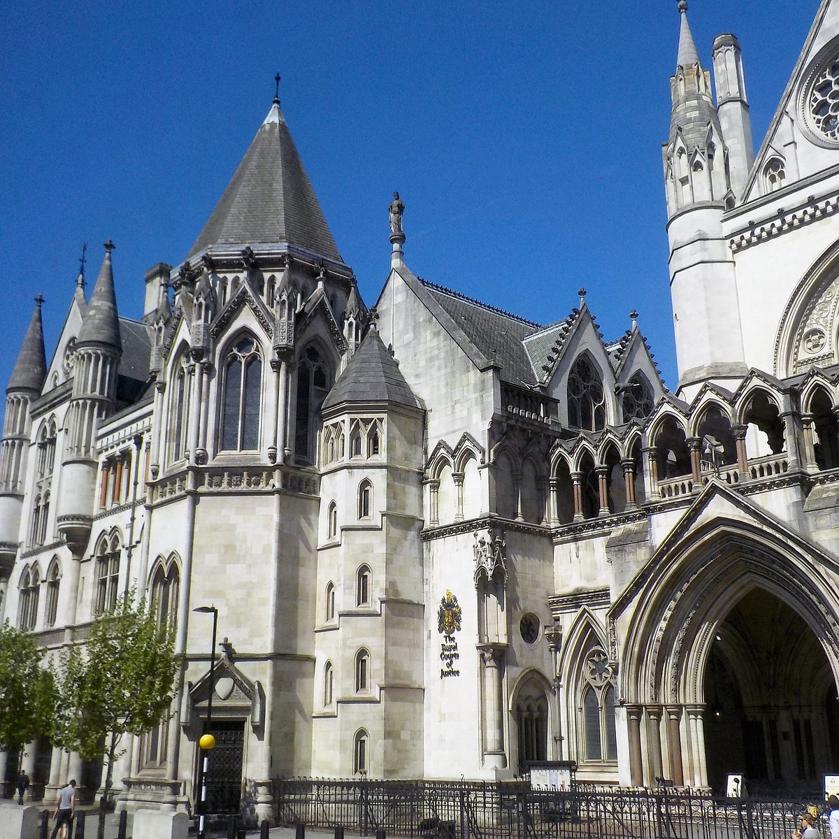 royal courts justice visit