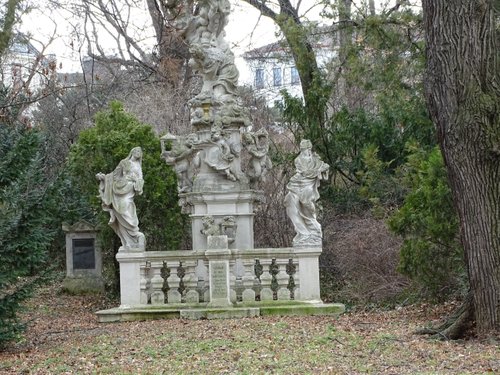 Wildlife Watching in Vienna Cemeteries