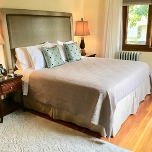 Segar King Suite