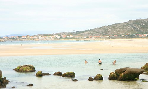 He recorrido muchos mundos pero de verdad, en poco lugares he visto playas tan bonitas como las de #Galicia. Arenales eternos, arena blanca como harina. Y muy importante, muchas de ellas solitarias. Mi paraíso con total seguridad.