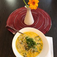 Käse-Lauch-Suppe mit Hackfleisch