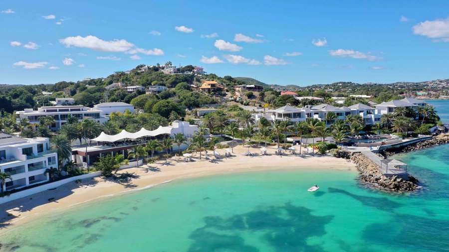 Exterior Beach and Villas 