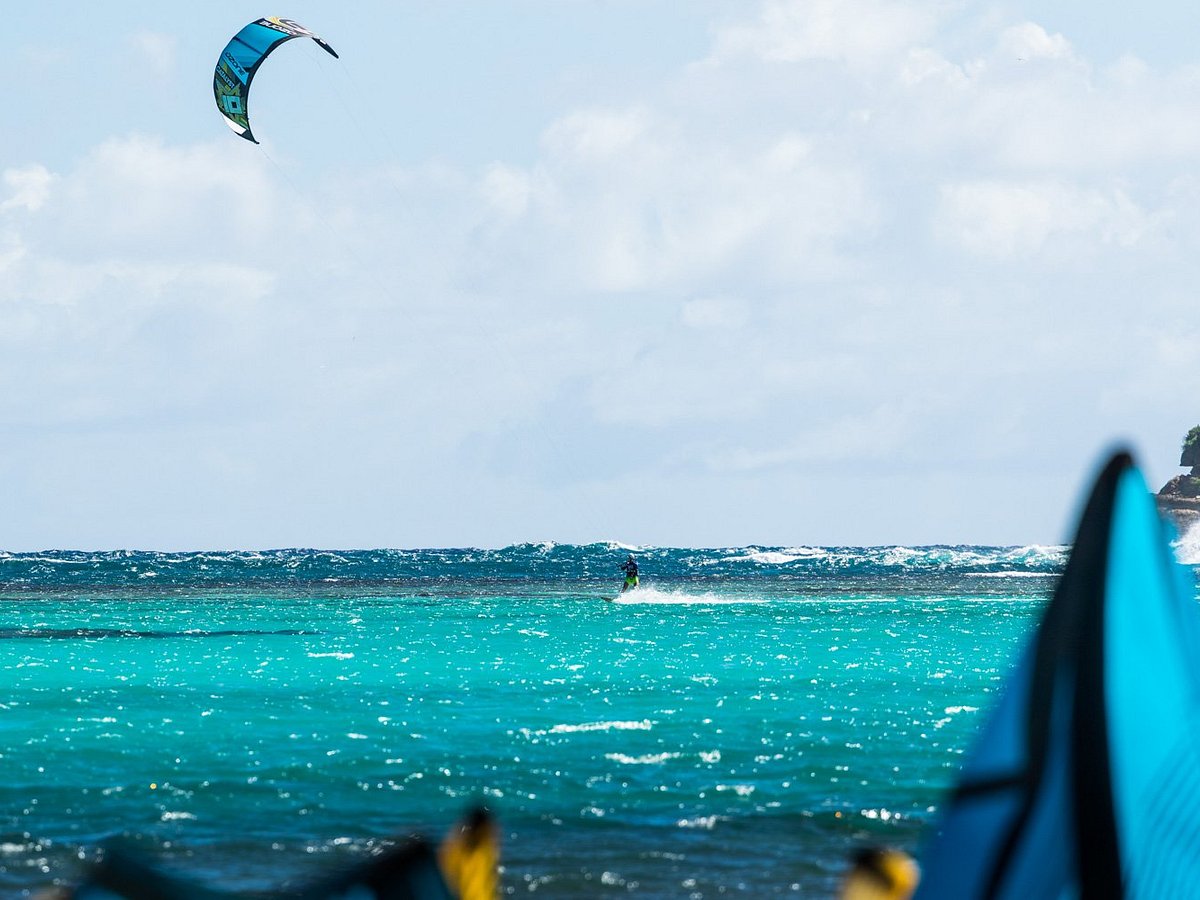 Learn to wing foil with tailor made lessons in the Caribbean, Antigua •  40knots