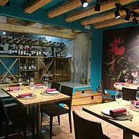Nuestra nueva sala, reformada con colores vibrantes