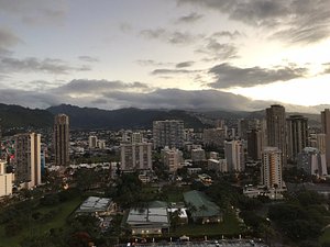 Louis Vuitton Store @ Hilton Hawaiian Village - Picture of Hilton Grand  Vacations Club Grand Waikikian Honolulu, Oahu - Tripadvisor