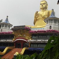 Buda dorado , impresionante