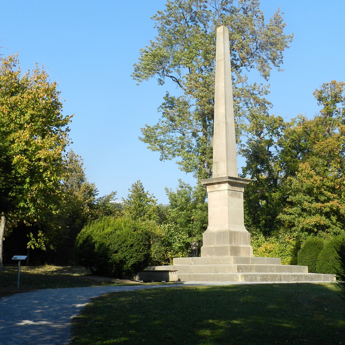 Обелиск отзывы. Der Obelisk (-en, -en) – Обелиск. Gustavus 3 Обелиск. Valheim Обелиск. Фото Люксембургского Обелиск.