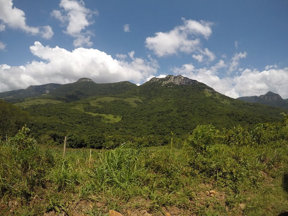 Belezas Rurais do Vale do Paraíba  Mirante da Pedra Branca em Caçapava, o  caminho não é dos melhores mas a vista compensa