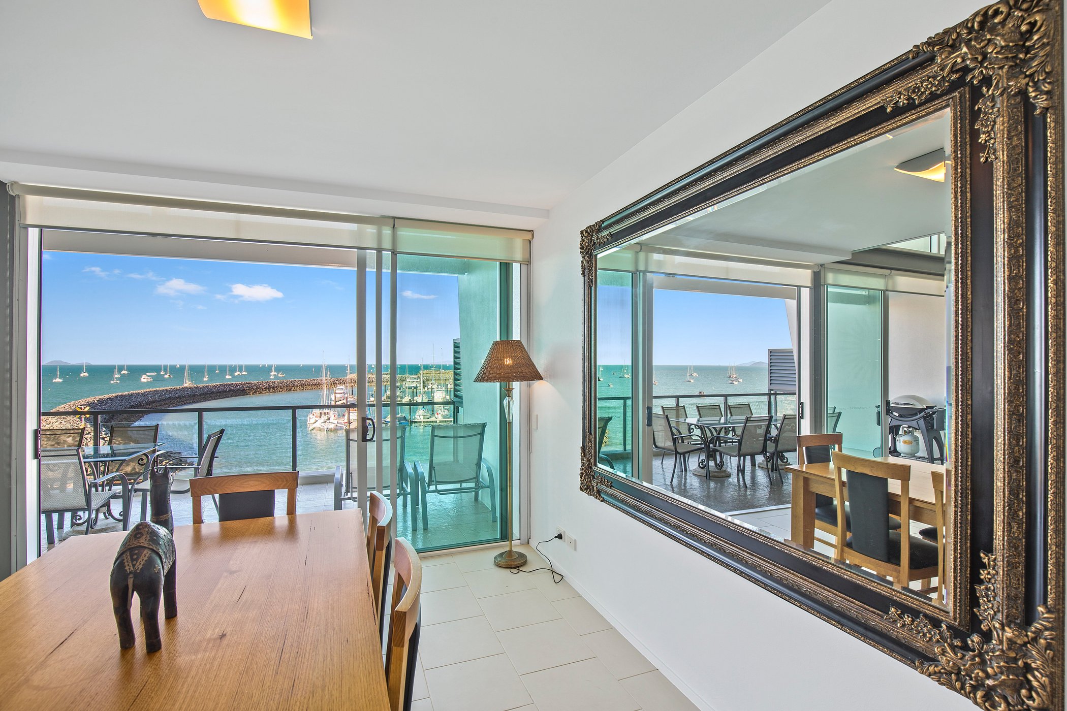 Peninsula Airlie Beach by null