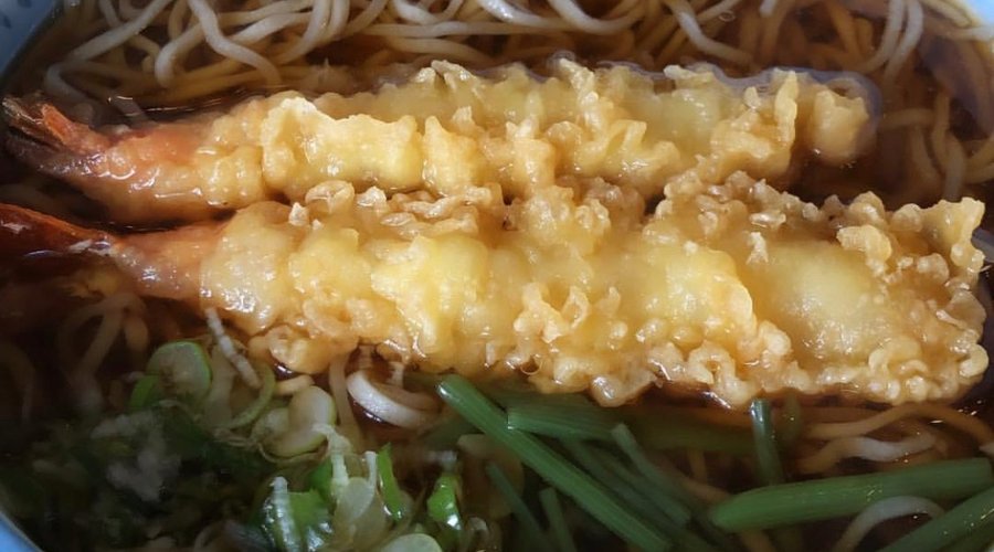 Soup noodle with fried prawns