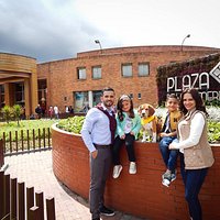 Visítanos en Plaza de las Américas