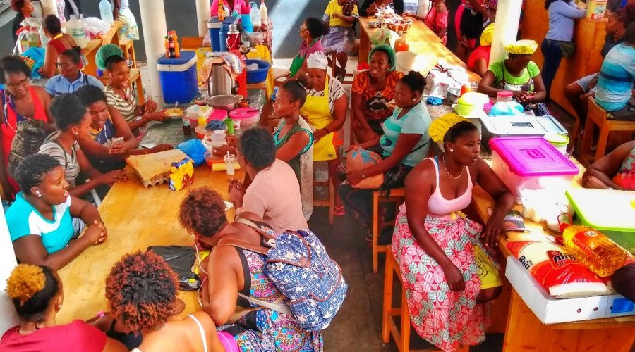 Daily Life in Praia's open Market