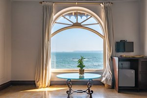 Room & Suite