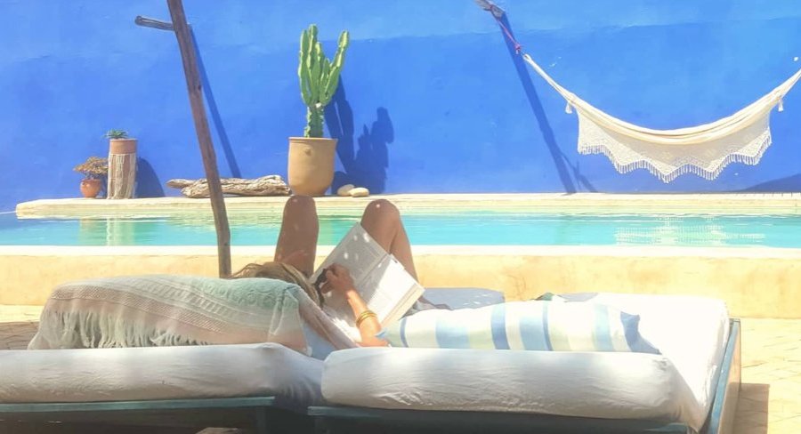 Farniente à Baoussala au bord de la piscine chauffée !
