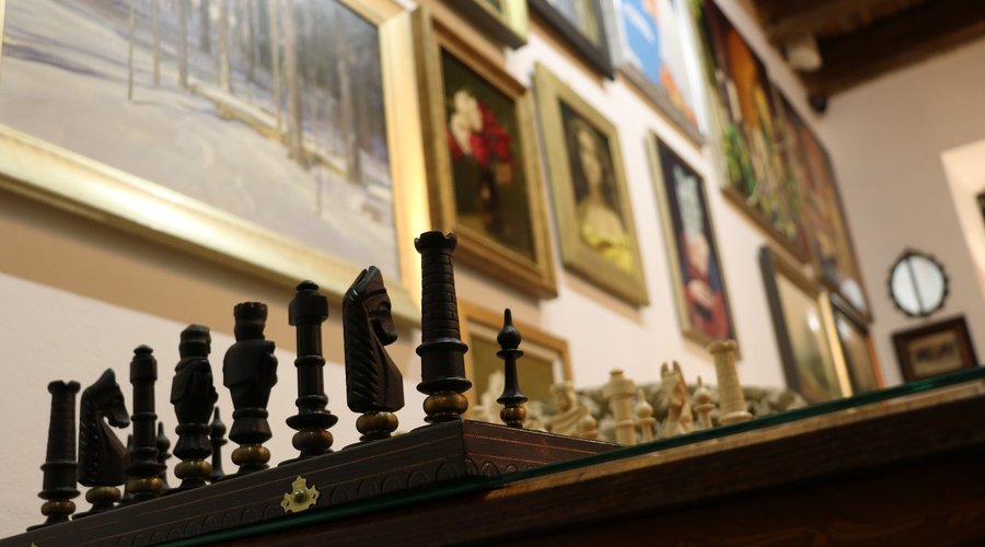 wnętrze galerii sztuki Staszica 13